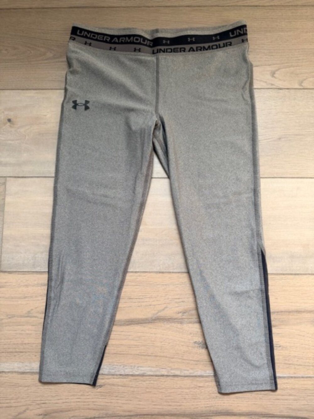 UNDER ARMOUR GIRLS CROPPED ATHLETIC LEGGINGS